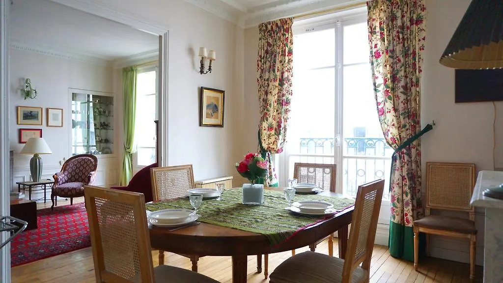 Apartment Ferienwohnung Square Desaix - Paris 15E