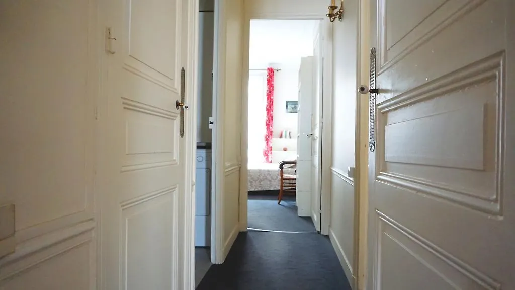 Apartment Ferienwohnung Square Desaix - Paris 15E
